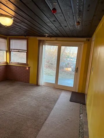 $460,000 | 360 Vincellette Street, Bridgeport, CT 06606