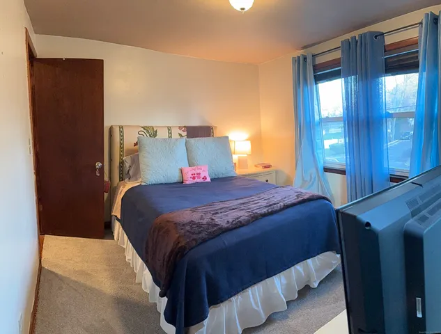 $460,000 | 360 Vincellette Street, Bridgeport, CT 06606