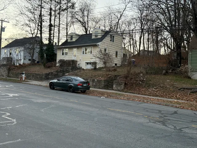 $460,000 | 360 Vincellette Street, Bridgeport, CT 06606