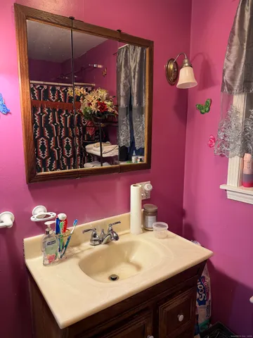 $460,000 | 360 Vincellette Street, Bridgeport, CT 06606