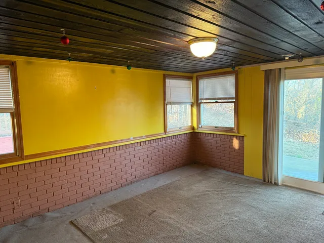 $460,000 | 360 Vincellette Street, Bridgeport, CT 06606