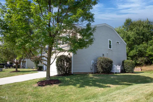 $624,900 | 804 Blue Thorn Drive, Apex, NC 27539