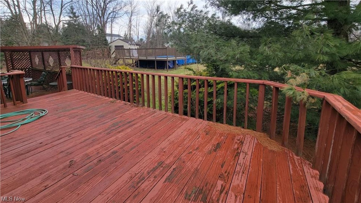 2980 Worrell Road Willoughby, OH 44094 - Photo 33 of 43 Deck off of Dining room