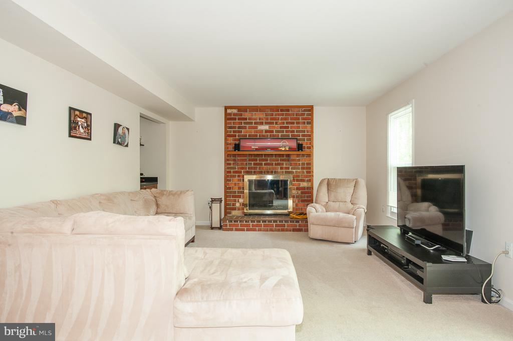 7010 Maple Tree Lane Springfield, VA 22152 - Photo 2 of 29 Family Room