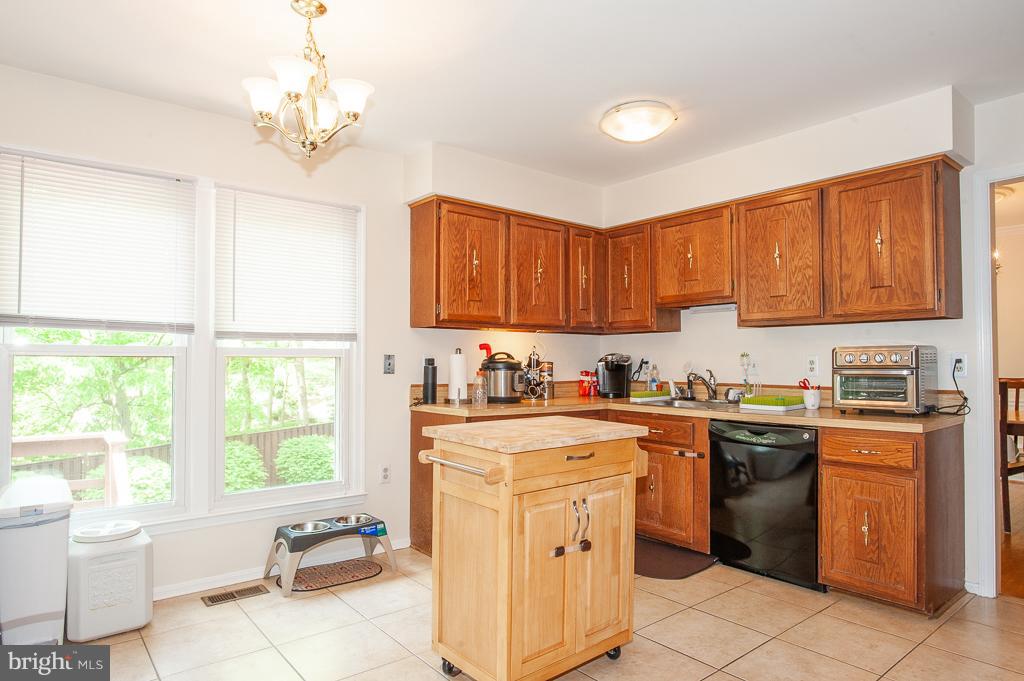 7010 Maple Tree Lane Springfield, VA 22152 - Photo 14 of 29 Kitchen