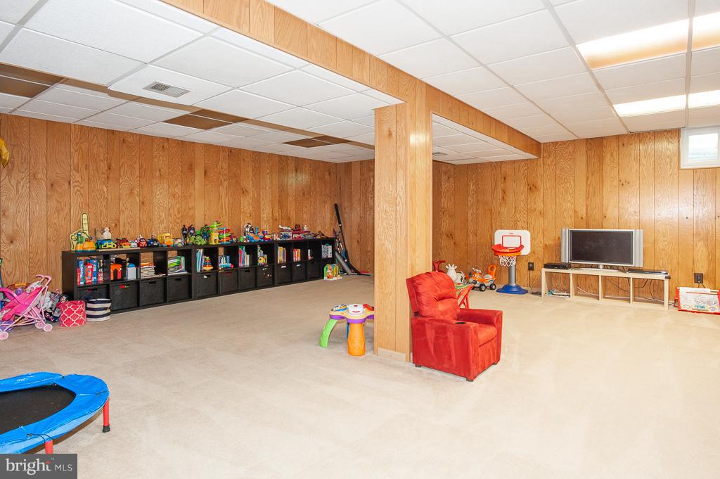 7010 Maple Tree Lane Springfield, VA 22152 - Photo 26 of 29 Rec Room
