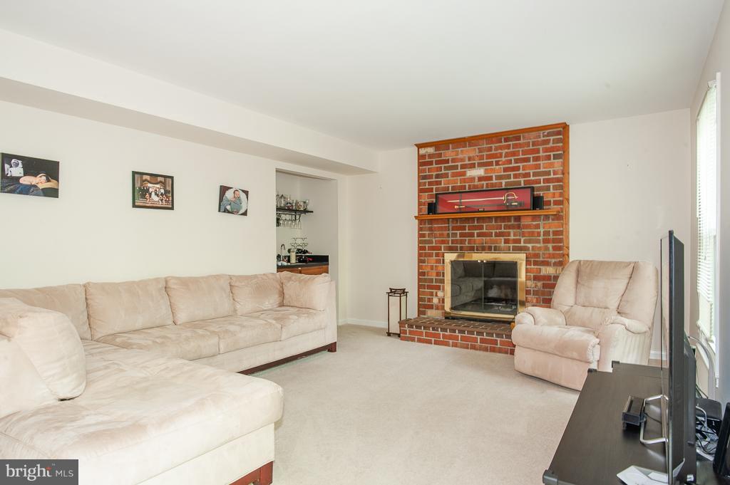 7010 Maple Tree Lane Springfield, VA 22152 - Photo 6 of 29 Family Room