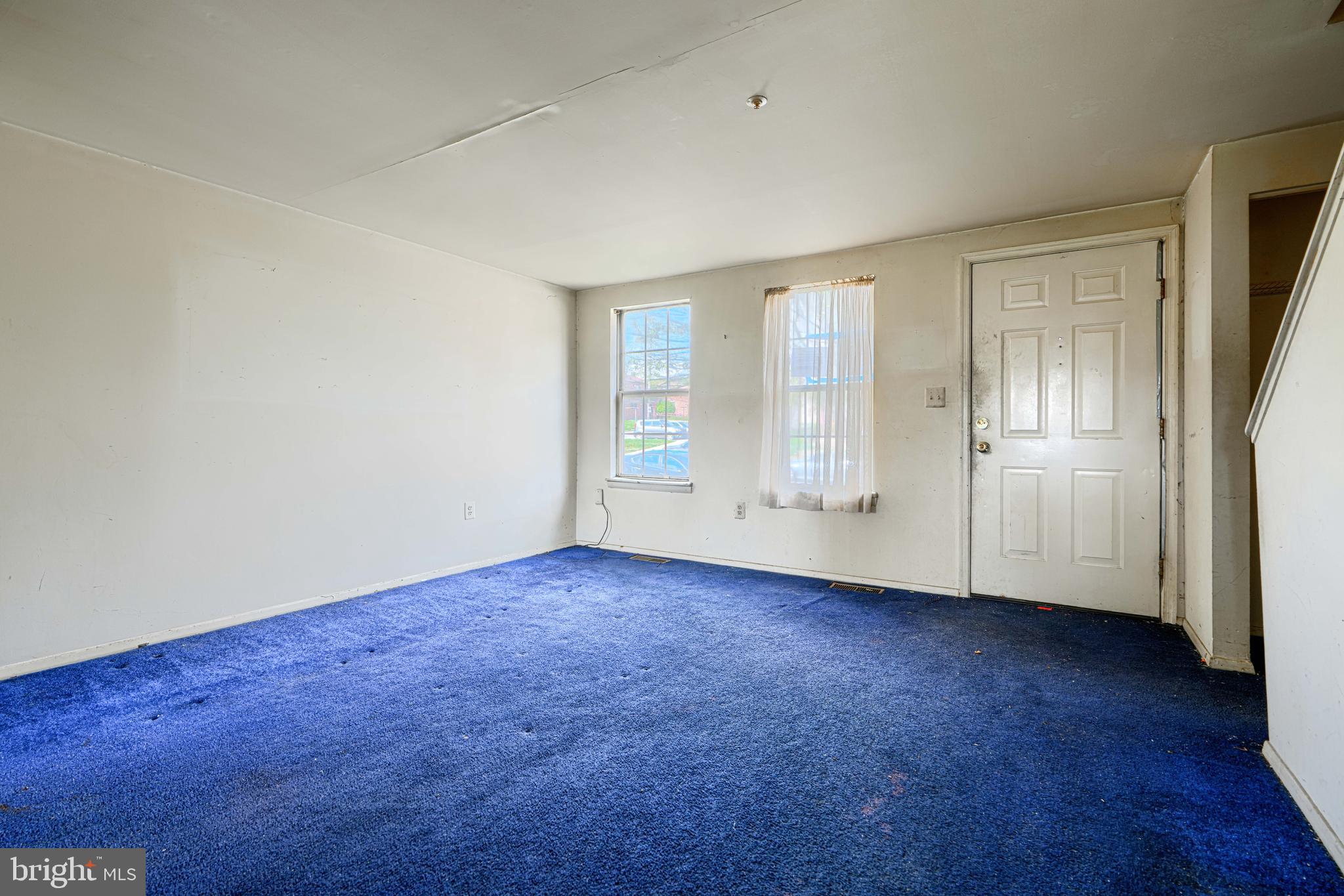 3416 Round Road Baltimore, MD 21225 - Photo 5 of 22 living room
