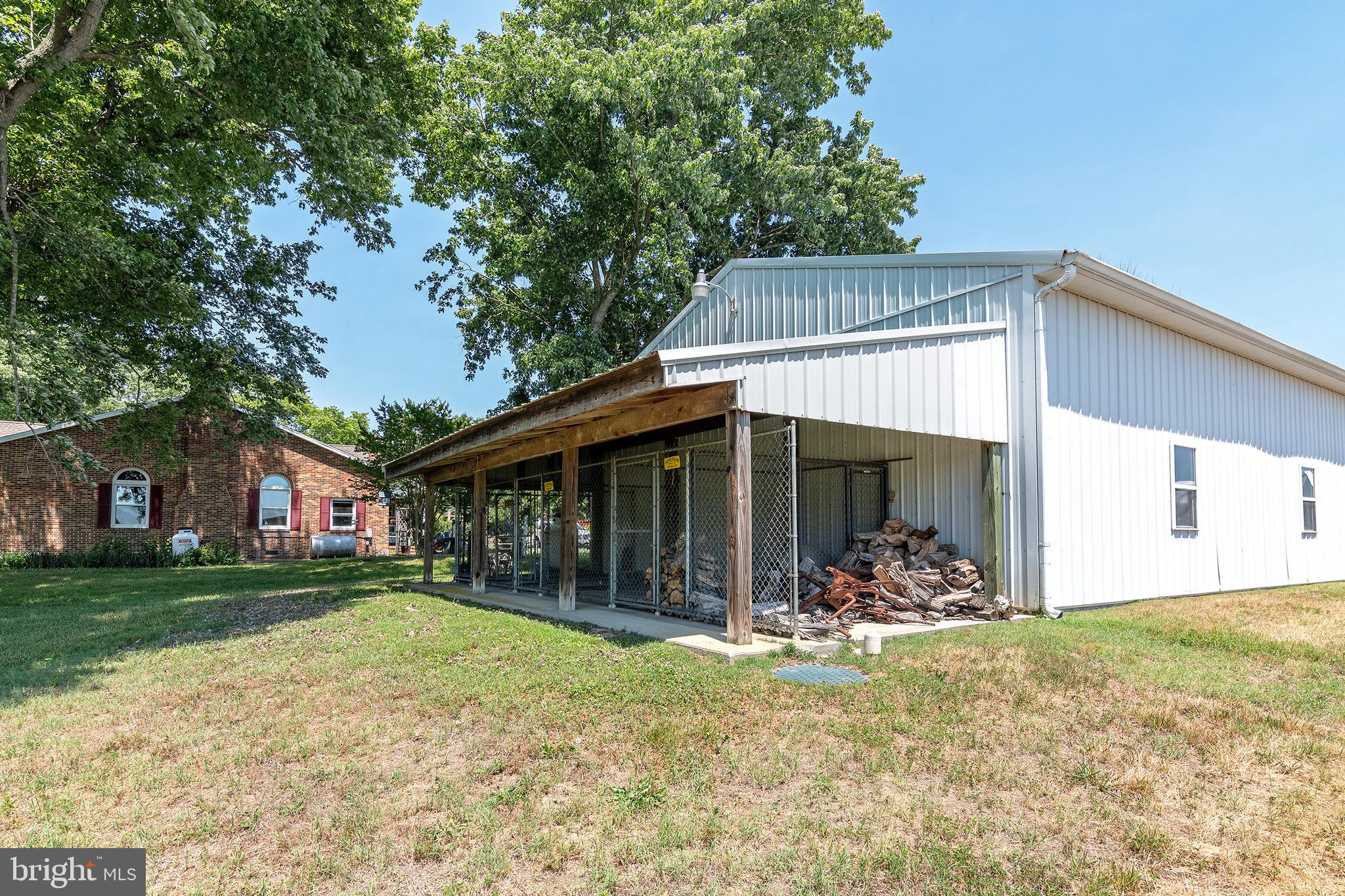 4657 Maiden Forest Road Rhodesdale, MD 21659 - Photo 16 of 32 Outdoor Kennels
