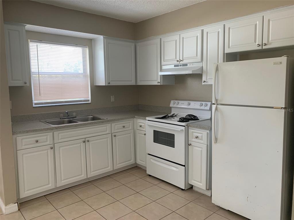 9502 Banyan Avenue, Unit A Tampa, FL 33612 - Photo 4 of 14