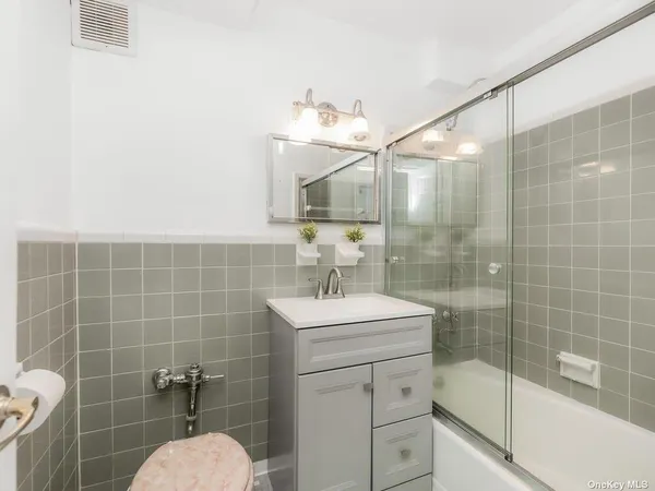 $255,000 | 2835 Webb Avenue, Unit 7E | Kingsbridge Heights