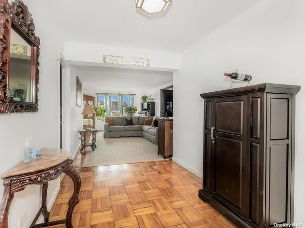 $255,000 | 2835 Webb Avenue, Unit 7E | Kingsbridge Heights