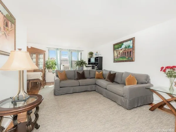 $255,000 | 2835 Webb Avenue, Unit 7E | Kingsbridge Heights