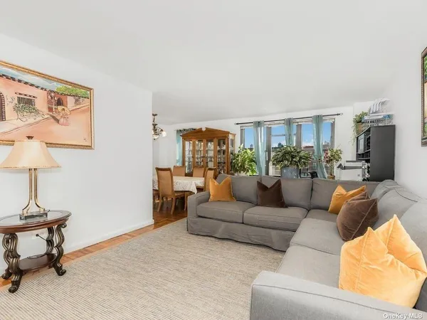 $255,000 | 2835 Webb Avenue, Unit 7E | Kingsbridge Heights