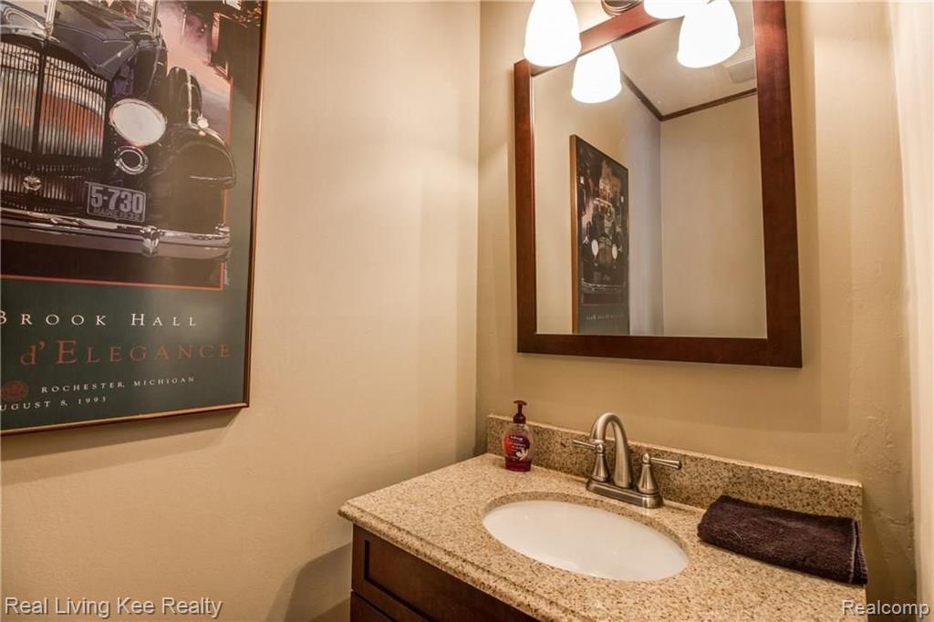 1393 Paddle Wheel Lane Rochester Hills, MI 48306 - Photo 17 of 34