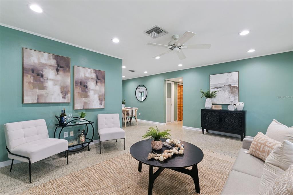 618 Burke Street Altamonte Springs, FL 32701 - Photo 8 of 53 Gallery Image 8
