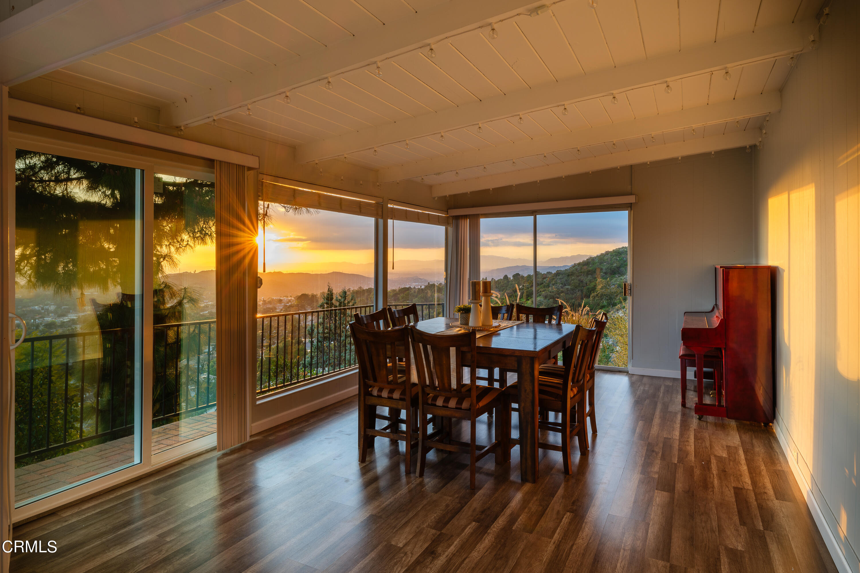 6245 Gyral Drive Tujunga, CA 91042 - Photo 12 of 29 NPW_6245Gyral_051_FLEXMLS