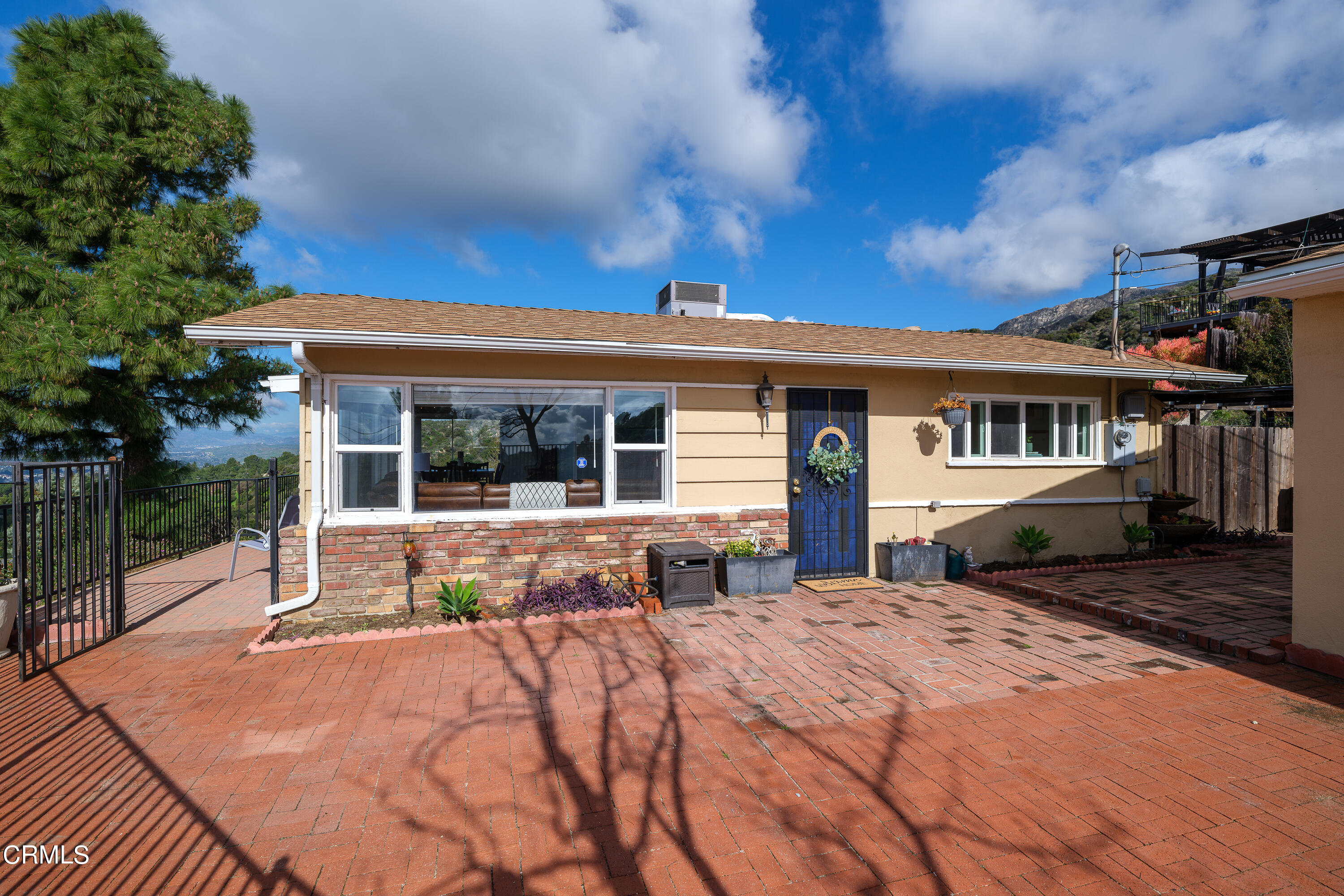 6245 Gyral Drive Tujunga, CA 91042 - Photo 2 of 29 NPW_6245Gyral_005_FLEXMLS