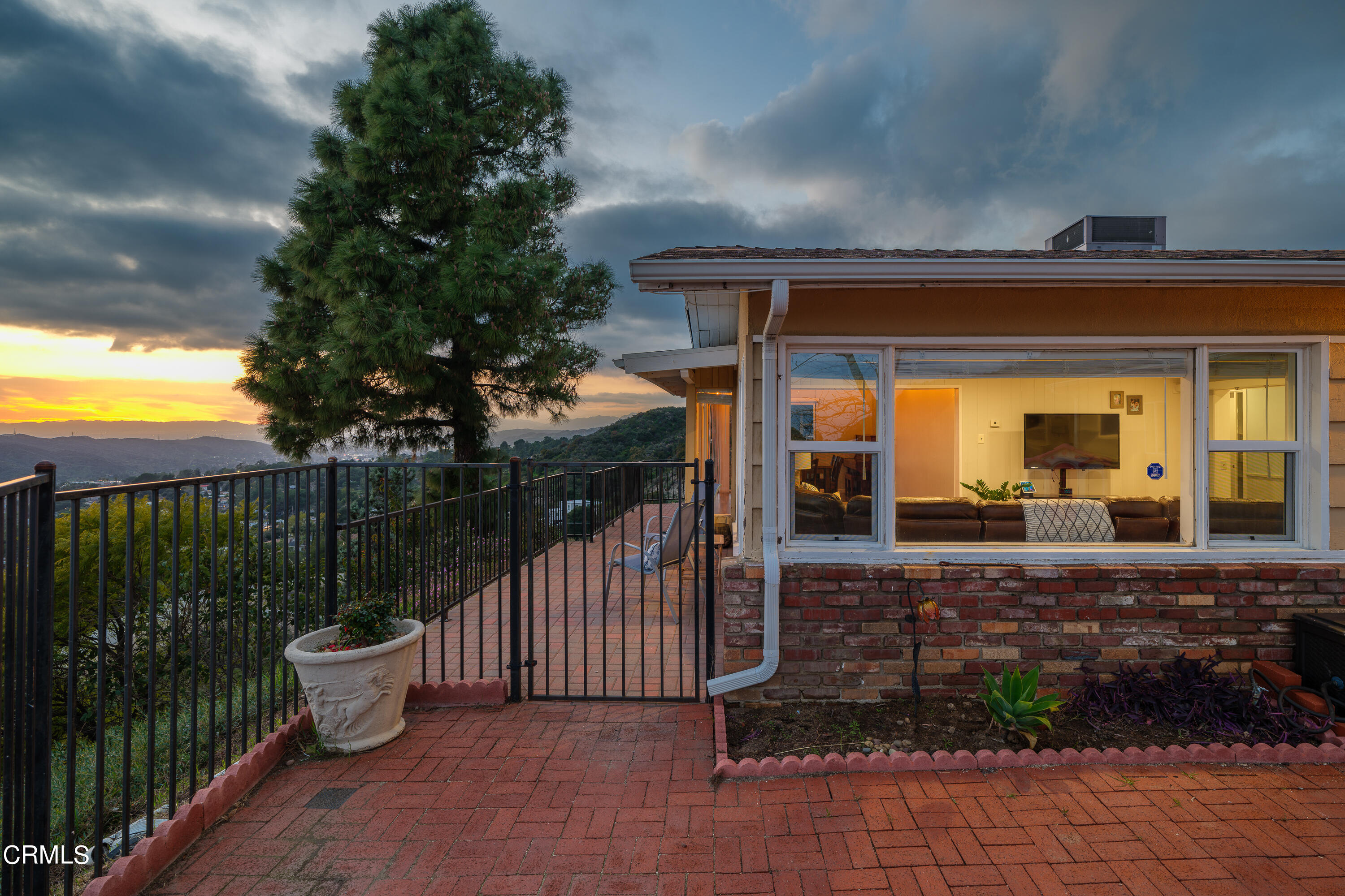 6245 Gyral Drive Tujunga, CA 91042 - Photo 23 of 29 NPW_6245Gyral_048_FLEXMLS