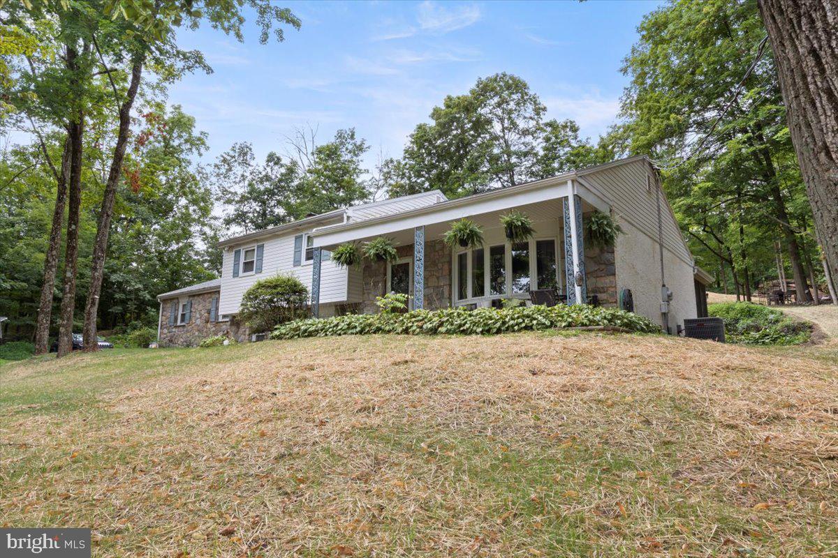 196 Snyder Road Pottstown, PA 19464 - Photo 3 of 37 Gallery Image 3