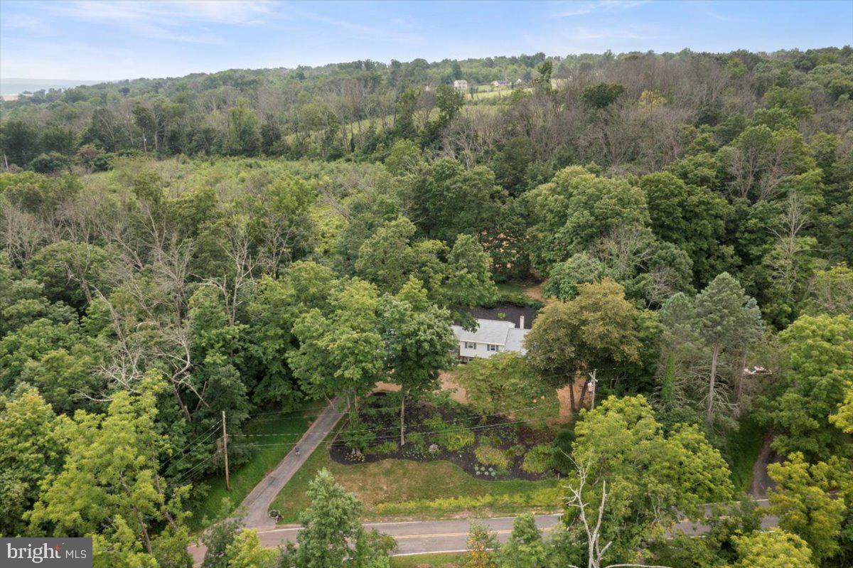 196 Snyder Road Pottstown, PA 19464 - Photo 5 of 37 Gallery Image 5