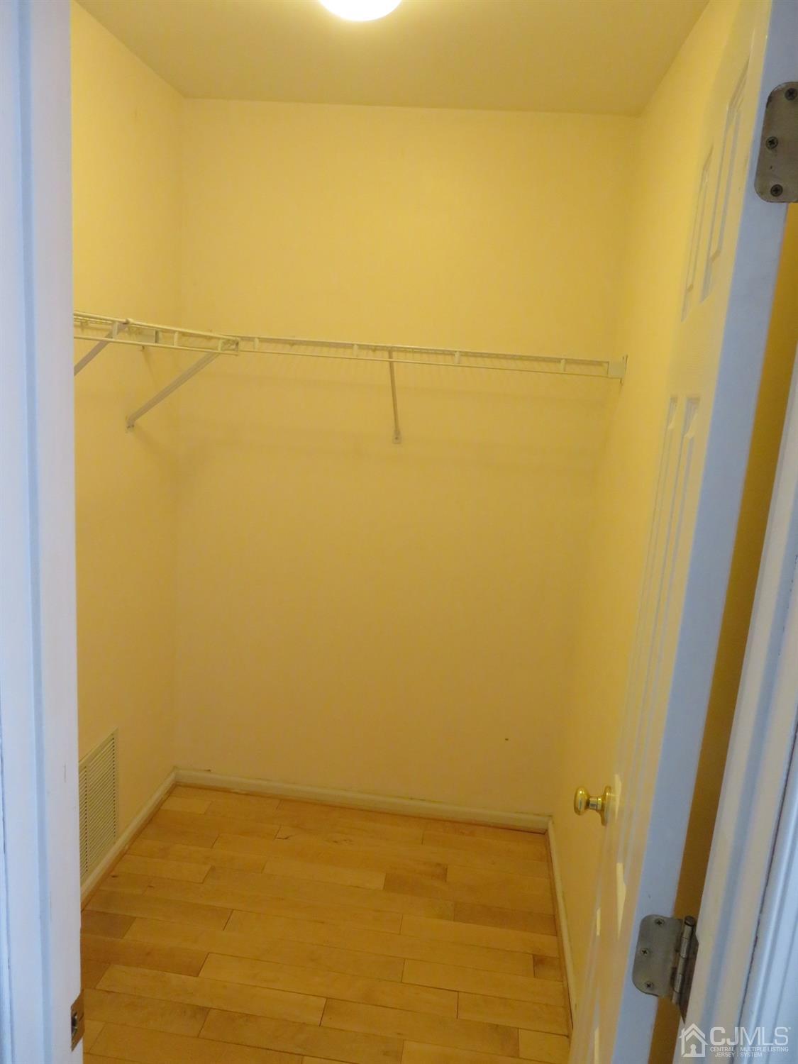 55 Devon Drive East Brunswick, NJ 08816 - Photo 13 of 28