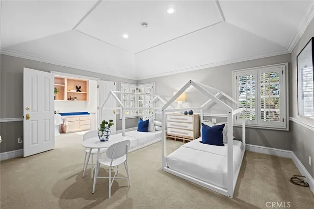 a view of room with washer and dryer