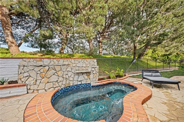 $5,395,000 | 4 Huntington Court, Newport Beach, CA 92660