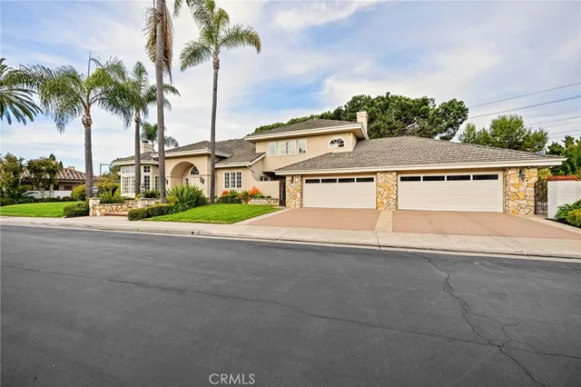 $5,395,000 | 4 Huntington Court, Newport Beach, CA 92660