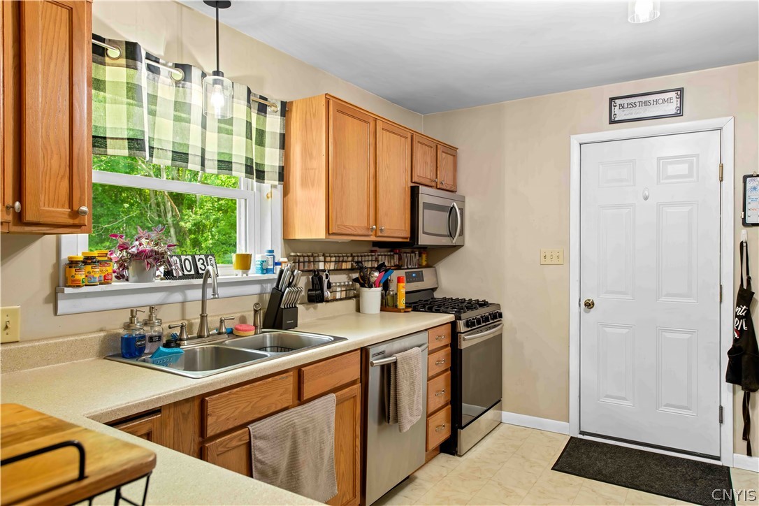 34 Hurlbut Road Mexico, NY 13114 - Photo 13 of 38
