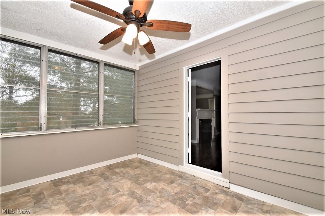 956 Woodview Road Cleveland, OH 44121 - Photo 13 of 30 Gallery Image 13