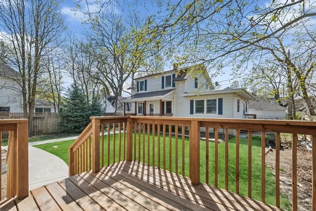 $3,500 | 293 Scott Street, Lake Forest, IL 60045
