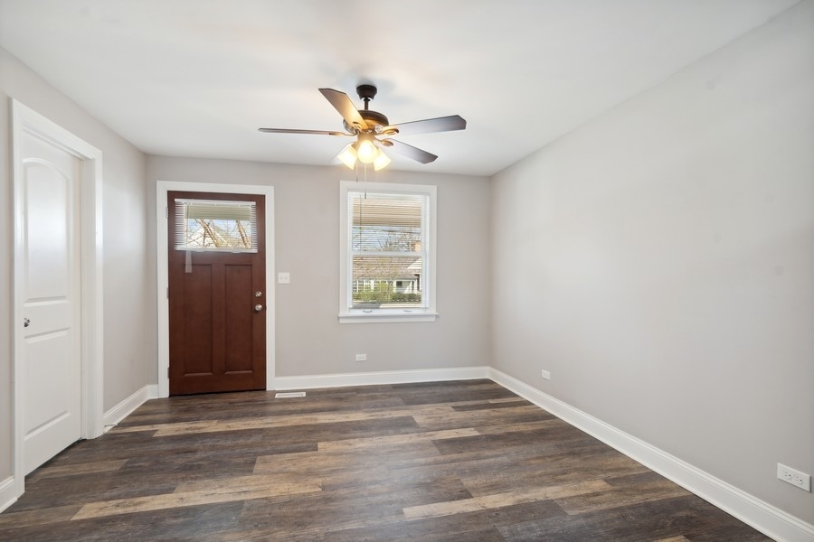 293 Scott Street Lake Forest, IL 60045 - Photo 3 of 17