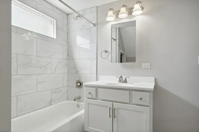 $3,500 | 293 Scott Street, Lake Forest, IL 60045