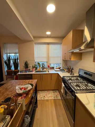 $2,500 | 927 North Mozart Street, Unit 2, Chicago, IL 60622