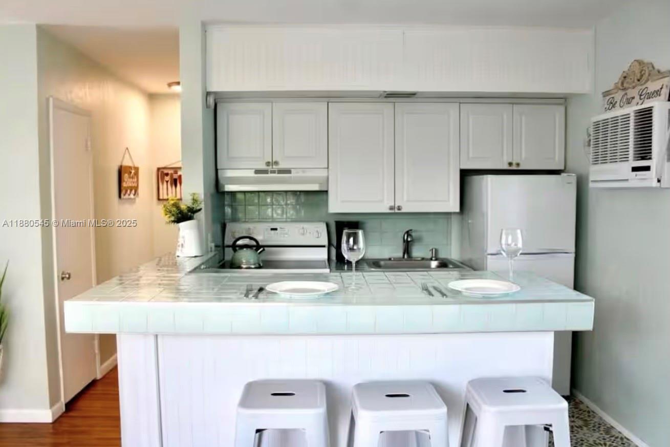 316 Walnut Street, Unit 2 Hollywood, FL 33019 - Photo 4 of 8
