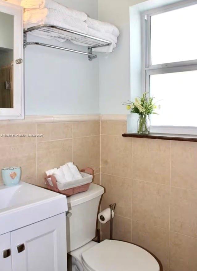 316 Walnut Street, Unit 2 Hollywood, FL 33019 - Photo 5 of 8