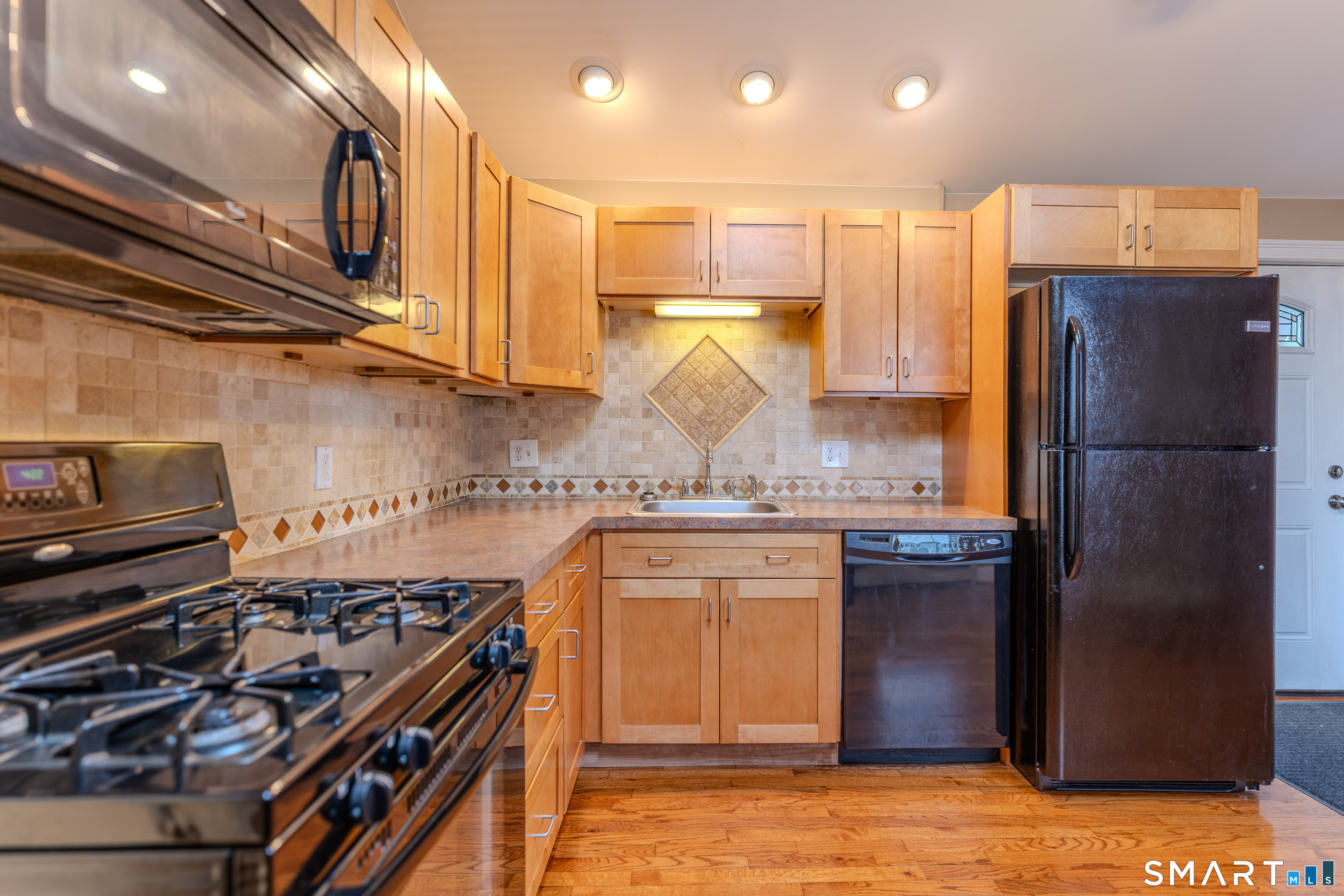 31 Suffield Street Windsor Locks, CT 06096 - Photo 3 of 22