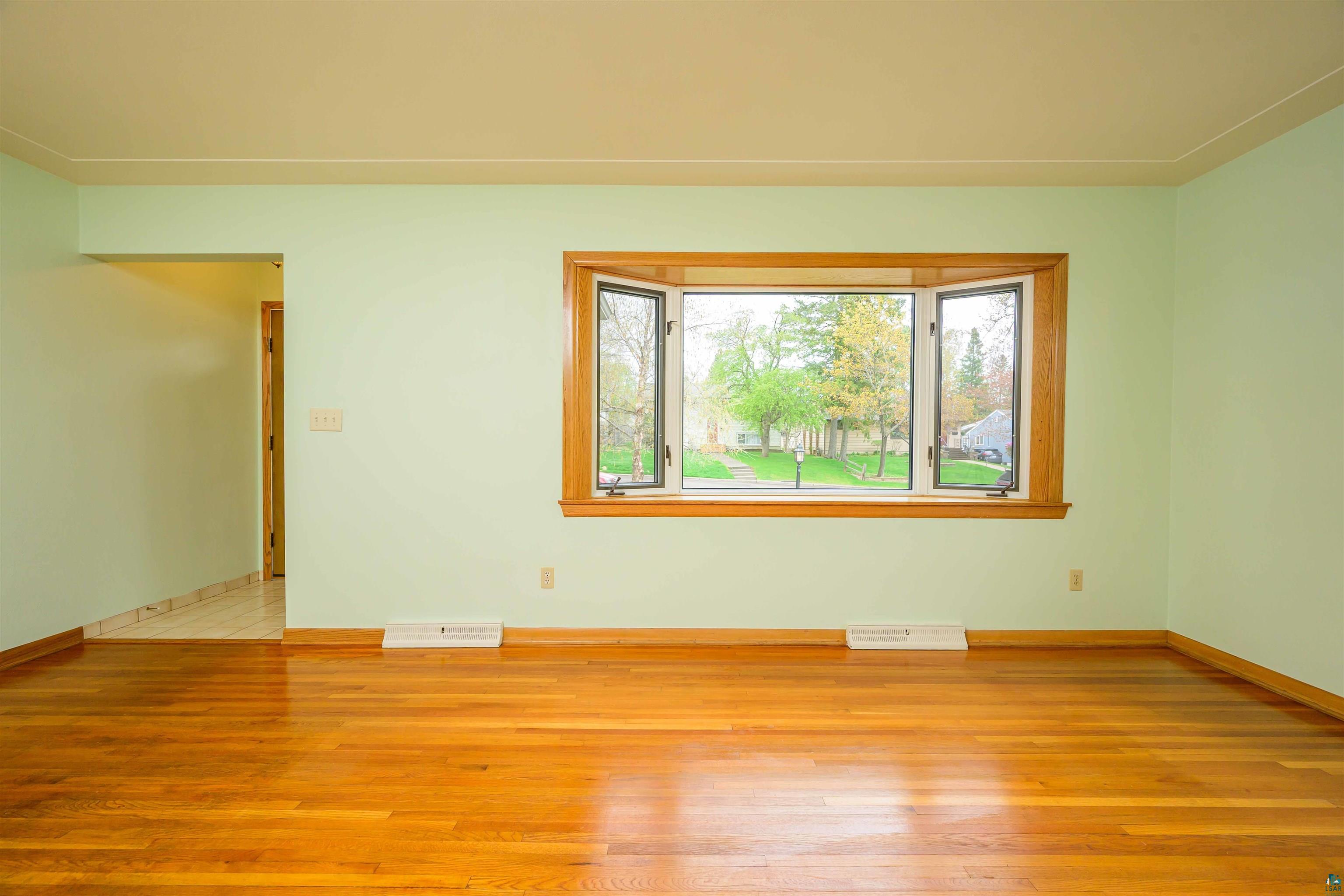 5014 Avondale Street Duluth, MN 55804 - Photo 3 of 68