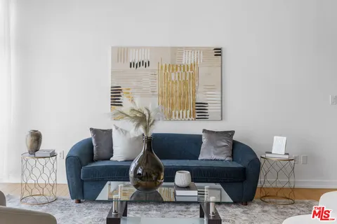 $689,000 | 801 South Grand Avenue, Unit 1508, Los Angeles, CA 90017