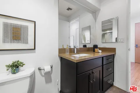 a view of a multi story building