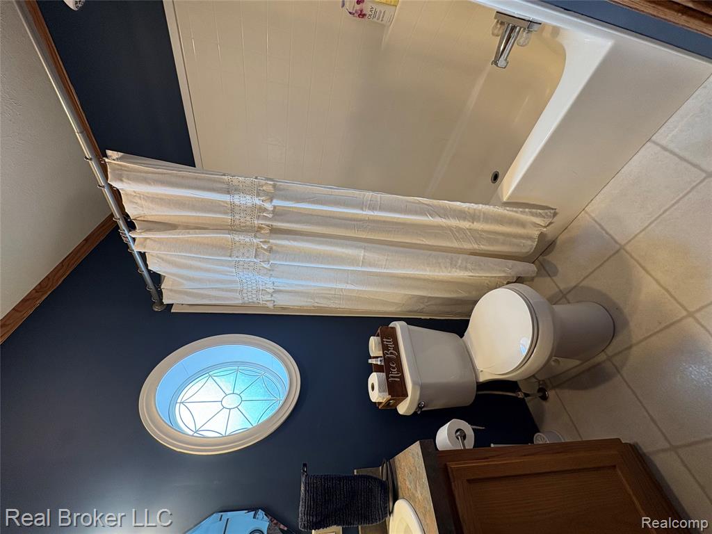 6054 Lapeer Road Burton, MI 48509 - Photo 12 of 14 Gallery Image 12