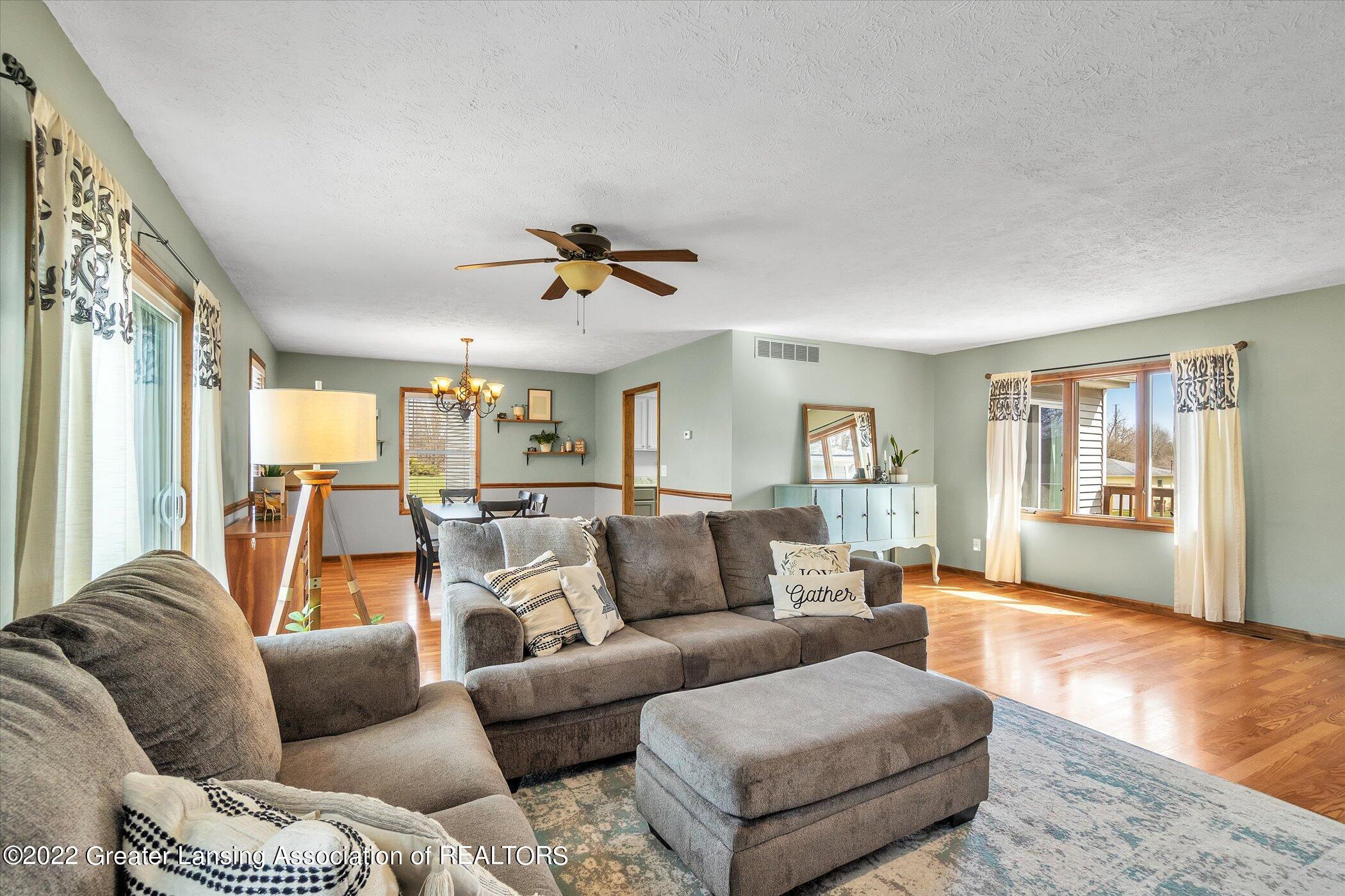 7405 Creyts Road Dimondale, MI 48821 - Photo 11 of 56 Living Room