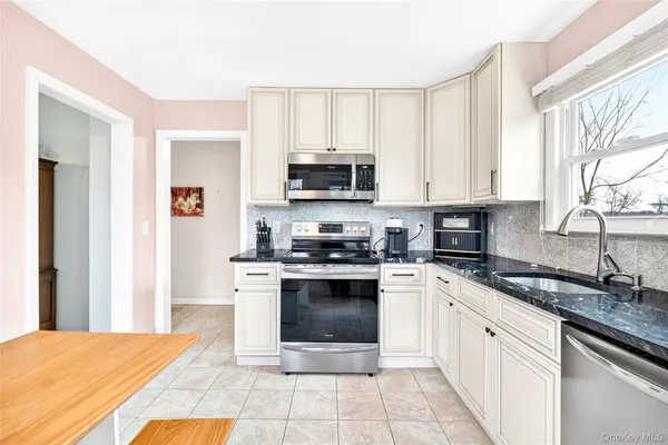 $749,999 | 959 Hartsdale Road, Elmsford, NY 10523