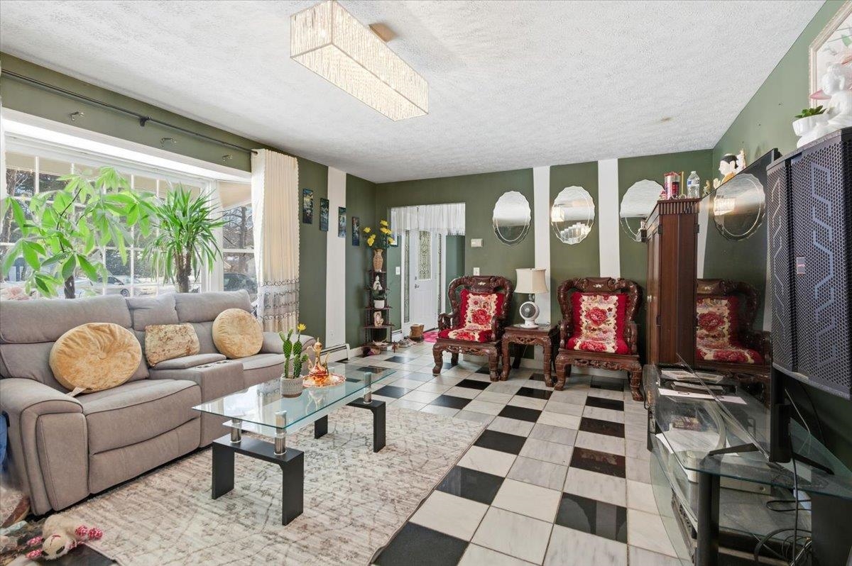 240 North Brownell Road Williston, VT 05495 - Photo 6 of 34