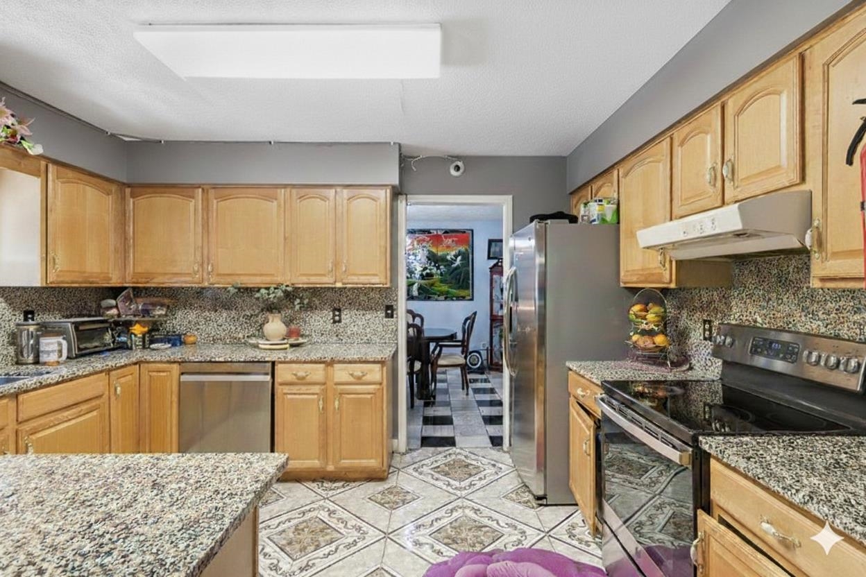 240 North Brownell Road Williston, VT 05495 - Photo 10 of 34