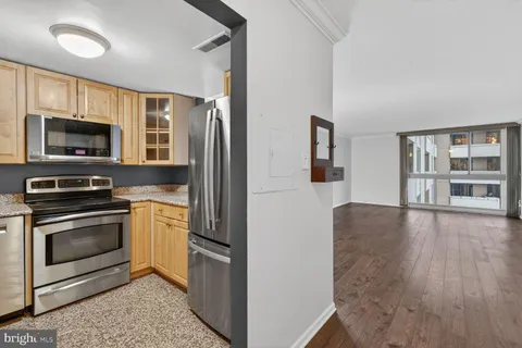 $319,000 | 4601 North Park Avenue, Unit 402B, Chevy Chase, MD 20815