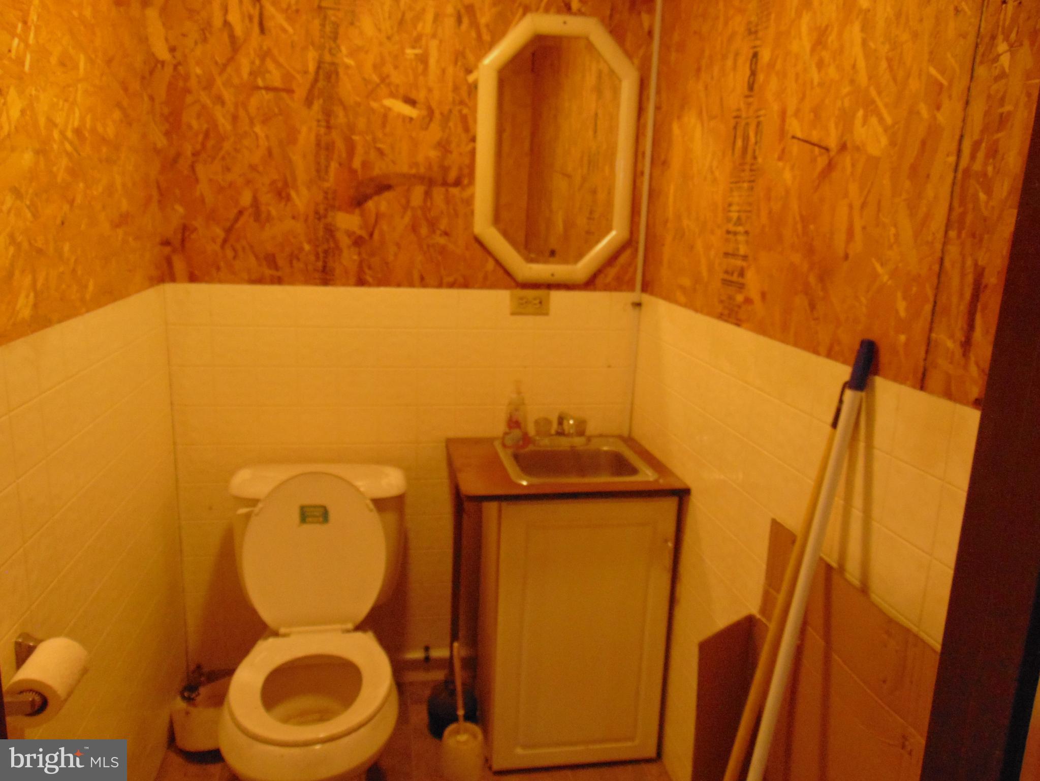 2029 Reed Road Knoxville, MD 21758 - Photo 68 of 96 1/2 bath in detached workshop garage