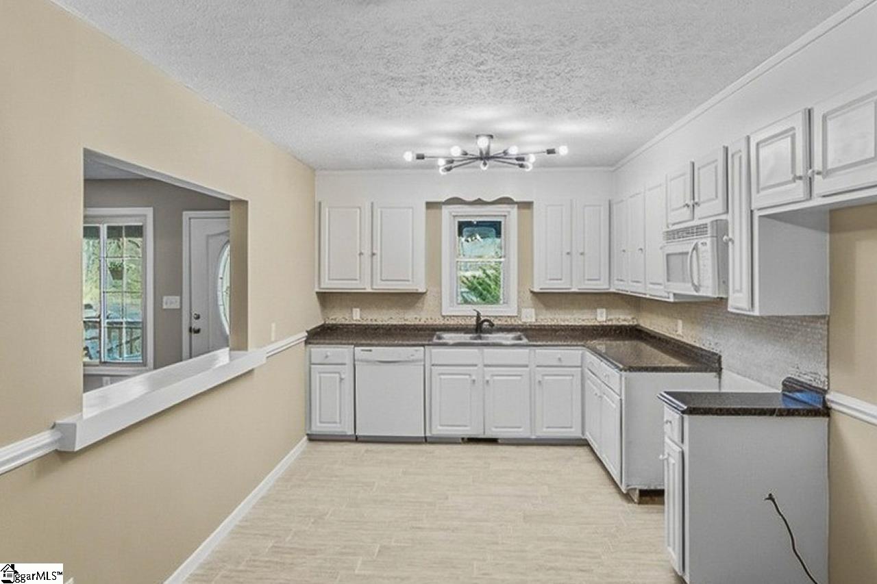 124 Nottingham Lane Easley, SC 29640 - Photo 11 of 30