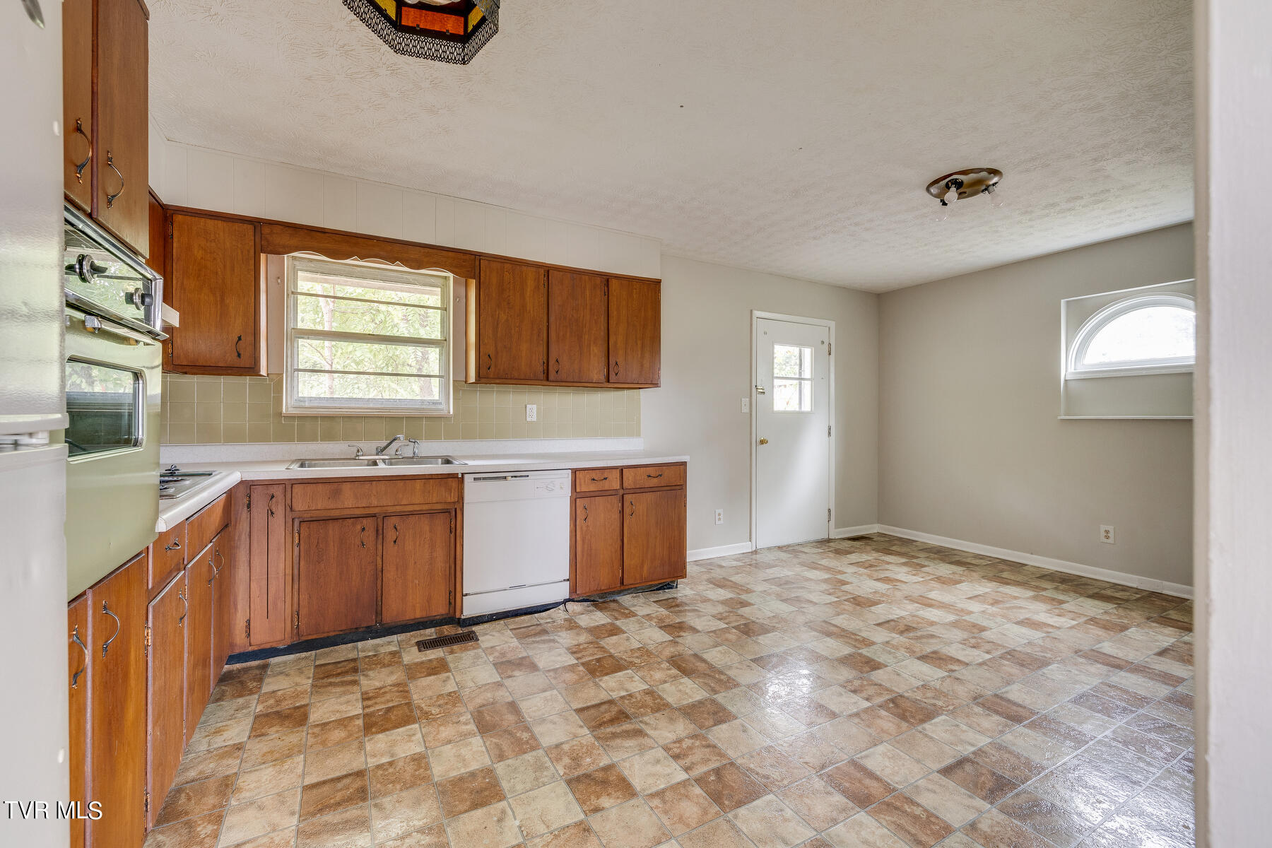 1020 Kidwell Ridge Road Morristown, TN 37814 - Photo 3 of 25 008